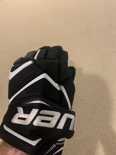 Used Bauer 13" Vapor X800 Gloves