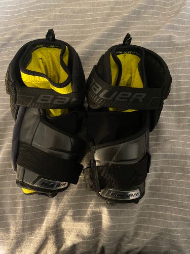 Used Medium Bauer  Elbow Pads