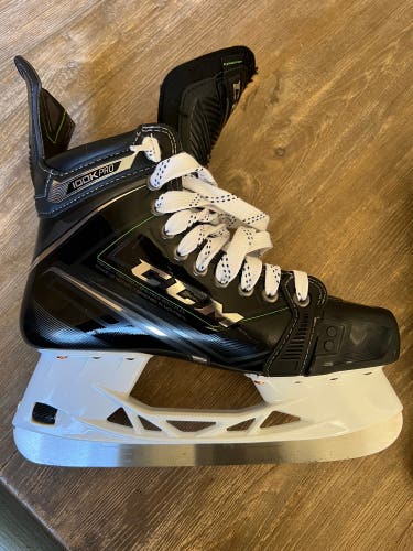 Like new Senior CCM RibCor 100k Pro Hockey Skates