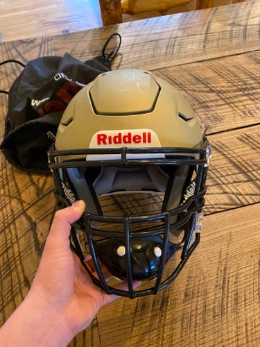 Youth Like New Medium Riddell Speed FlexHelmet