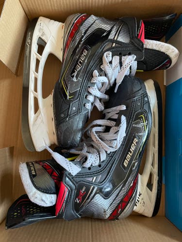 Senior Bauer Extra Wide Width  Size 7.5 Vapor 2X Pro Hockey Skates