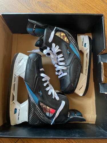 Senior True Wide Width  Size 7.5 TF9 Hockey Skates