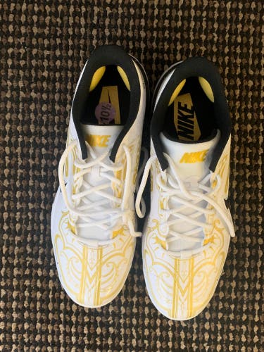 White  Metal Low Cut Nike Alpha Huarache Elite 2