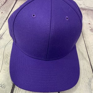 Nike Adult Unisex Hat Purple Dri-Fit Durable Comfortable New With Tags
