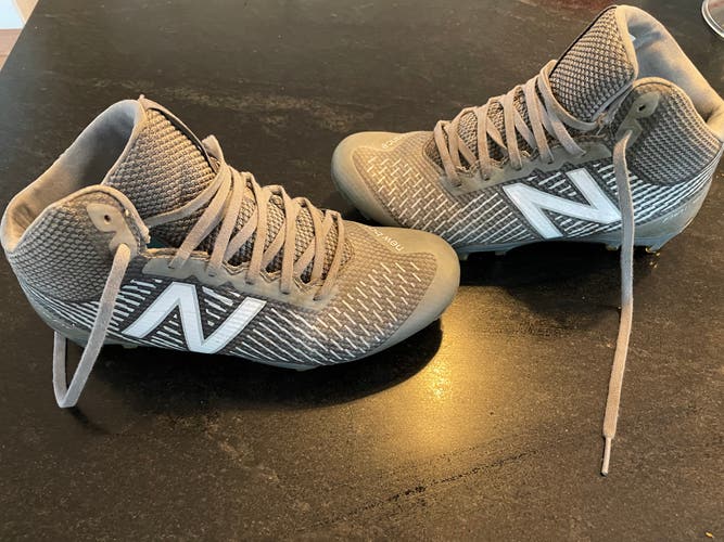 Gray Youth Used Men's Size 4.0 (Women's 5.0) Molded Cleats New Balance Burn X Mid