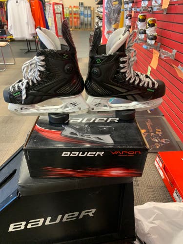 Senior Reebok Regular Width  Size 8 RibCor (Reebok) Hockey Skates