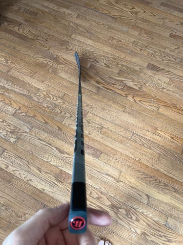 Intermediate Right Handed  Pro Stock Alpha LX Pro Hockey Stick