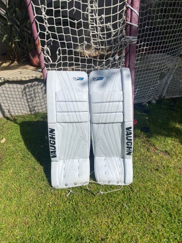 32" Vaughn  Velocity V9 Goalie Leg Pads