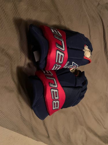 Used Bauer 15" Gloves
