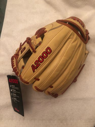 New Right Hand Throw 11.75" A2000 1787 Baseball And Radar Gun Glove
