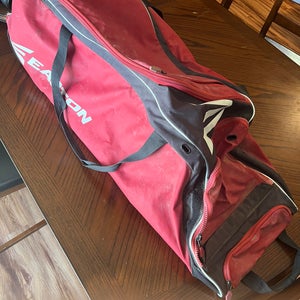 Wheeled catchers bag