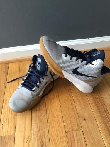 Used Men's Size 9.0 (Women's 10) Nike Shoes