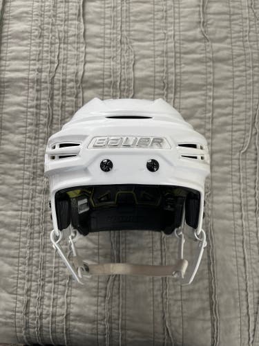 Used Medium Bauer  Re-Akt 100 Helmet
