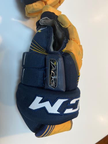 CCM 12"  Super Tacks Gloves - Used Great Condition