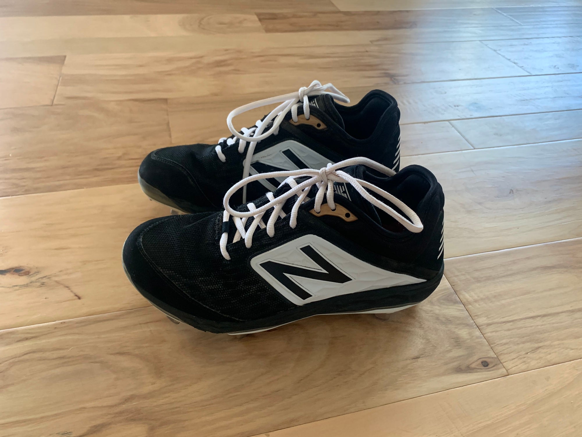 Black Men's Metal New Balance 3000v4 
