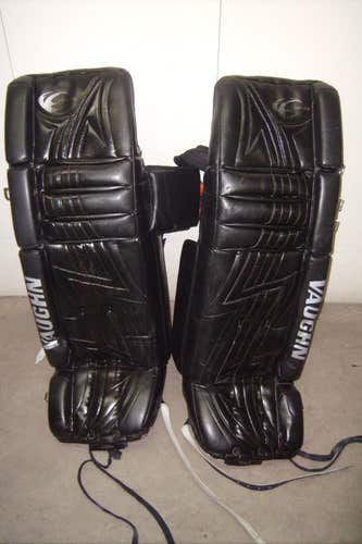 Anaheim Ducks/Phoenix Coyotes goalie Ilya Bryzgalov game-worn Vaughn leg pads (Nov-Dec 2007)
