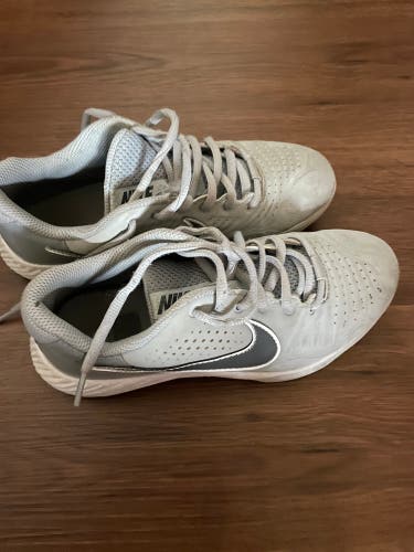 Gray Used  Nike Turf Baseball Shoes - Youth 4