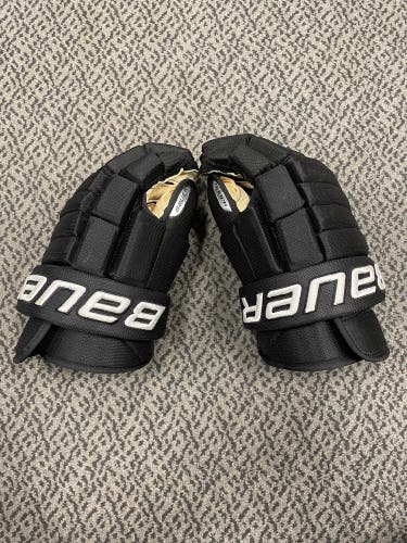 Used Bauer 15” Black Pro Team gloves