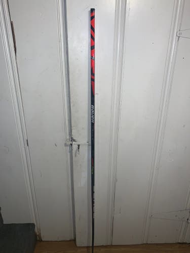 Senior Right Handed Mid Pattern Vapor FlyLite Hockey Stick