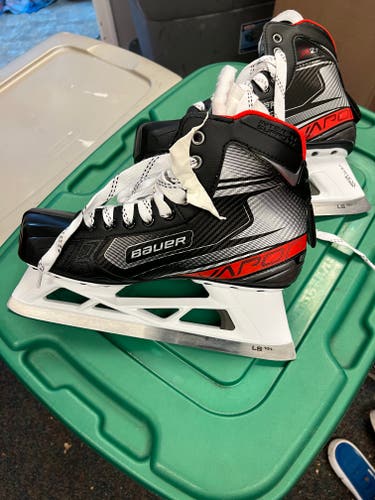 Senior New Bauer Vapor X2.7 Hockey Goalie Skates Regular Width Size 9.5