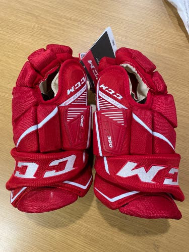 CCM hg390 Gloves Red 15”
