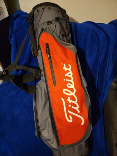 Used Unisex Titleist Bag