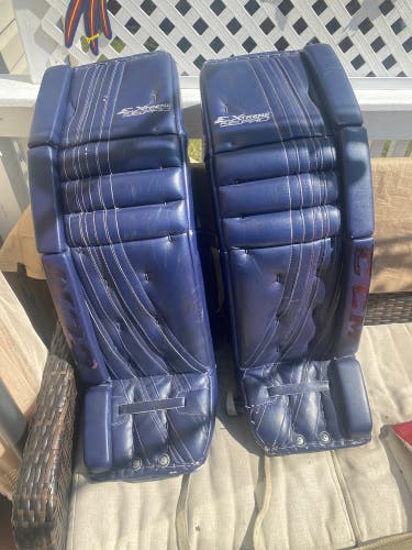 35" CCM  Extreme Flex Pro Goalie Leg Pads