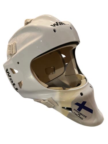 Wall W10 Pro Goalie Mask Size M ( Made in Finland )