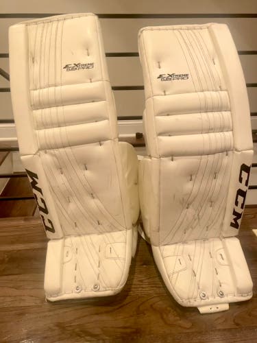 35" CCM Extreme Flex Pro Goalie Leg Pads