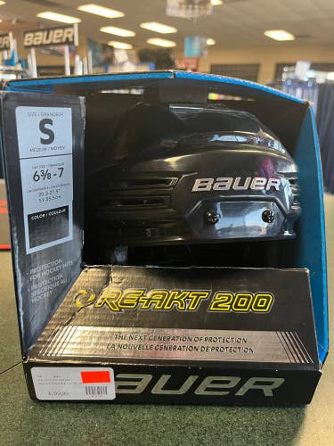 New Small Bauer  Re-Akt 200 Helmet