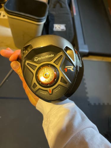 Men's Left Hand Regular Flex Adjustable Loft R1 Driver