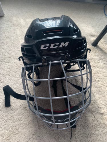 New Medium CCM Pro Stock Resistance Helmet