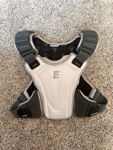 Used Medium Epoch Integra Shoulder Pads