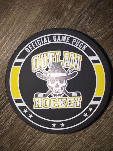 OUTLAW HOCKEY OFICIAL GAME PUCK