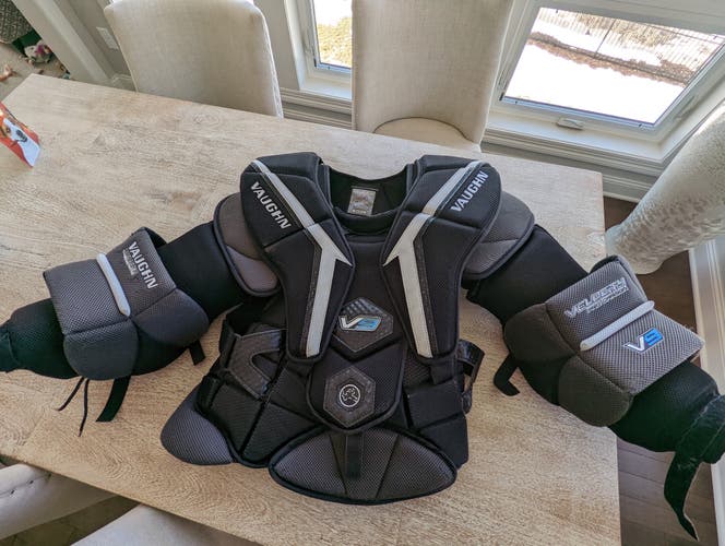 Used Adult Small Vaughn Velocity V9 Pro CARBON Goalie Chest Protector