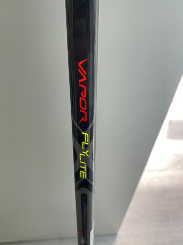 Senior Used Right Handed Bauer Vapor FlyLite Hockey Stick Mid Pattern 102 Flex