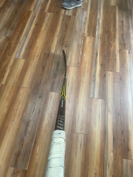 Senior Right Handed Toe Pattern Alpha QX Hockey Stick
