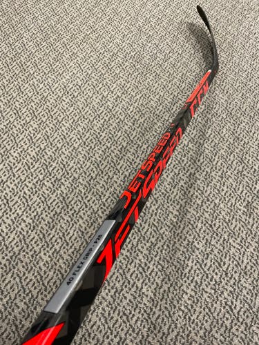 CCM Jetspeed FT4 40 flex P28 curve right hand stick