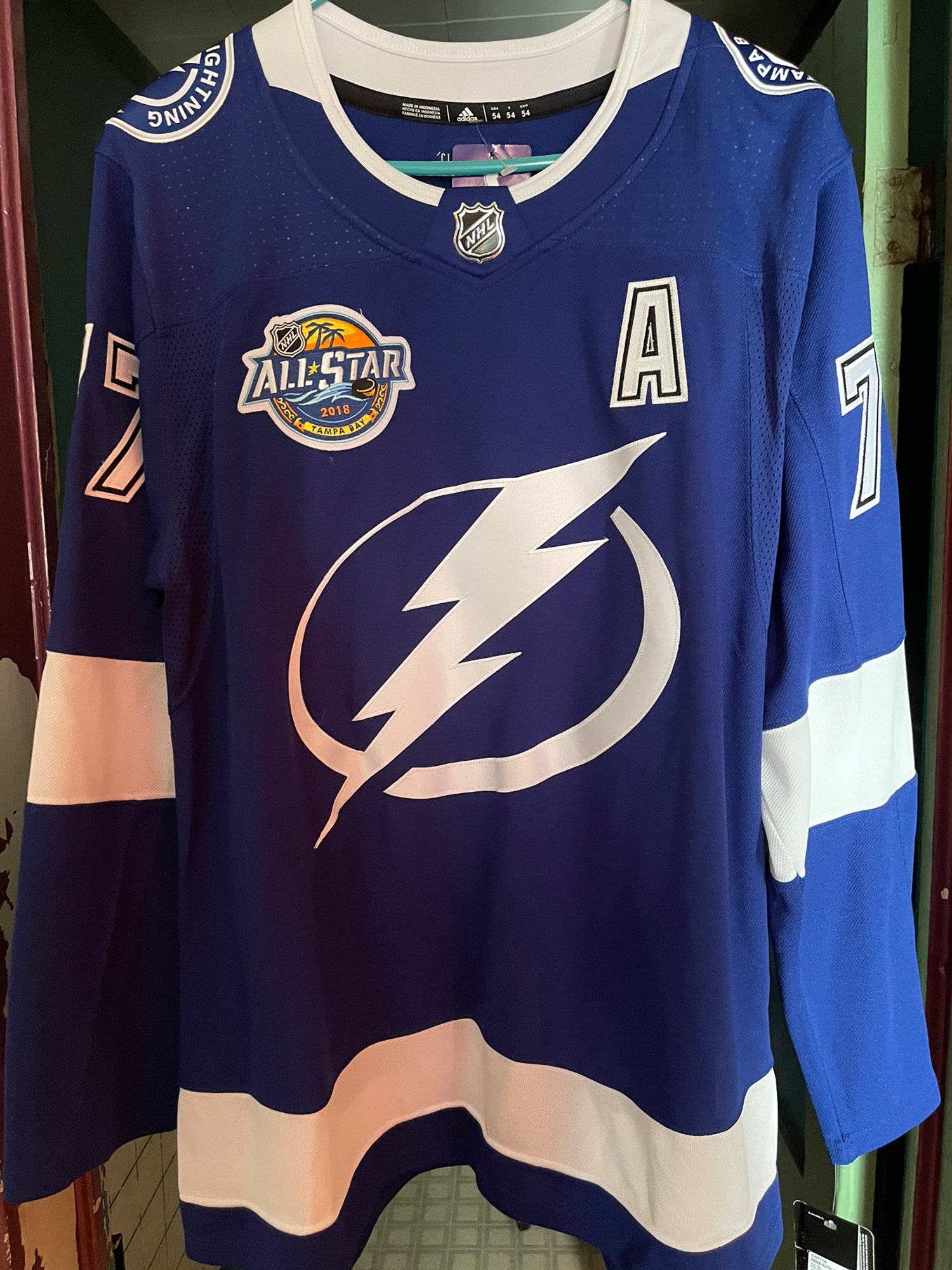 CCM Adult Tampa Bay Lightning Practice Jersey Home 15000 