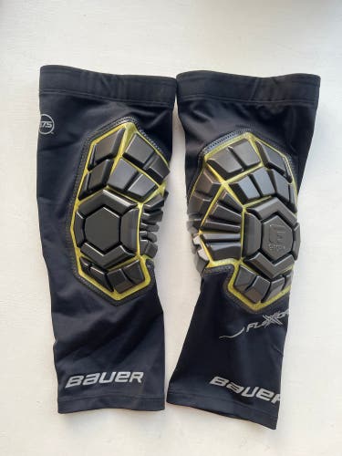 Bauer Goalie padded knee guard