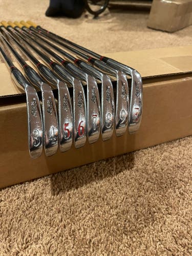 Ben Hogan Apex Plus 3-PW Stiff Flex MidSize Grips