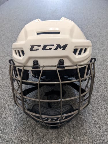 Used Adult Small / Medium CCM FL500 Helmet