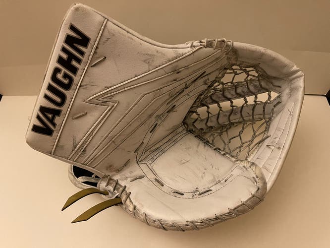 Used Regular Vaughn Velocity V9 XP Pro Glove