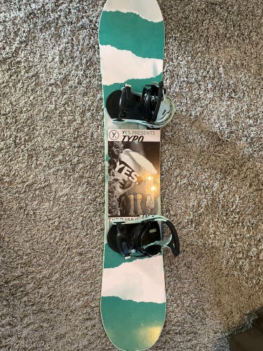 Yes. Typo 155 with Burton Cartel Bindings