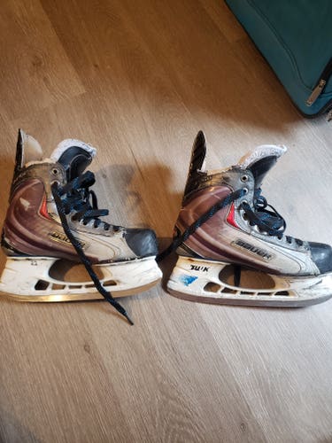 Senior Used Bauer Hockey Skates Extra Wide Width Size 6