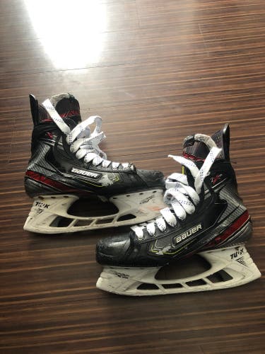 Senior Bauer Regular Width Pro Stock Size 8.5 Vapor 2X Pro Hockey Skates