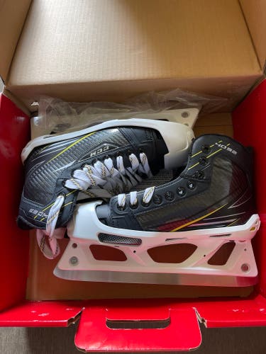 Junior CCM Regular Width  Size 4.5 Tacks 4092 Hockey Goalie Skates