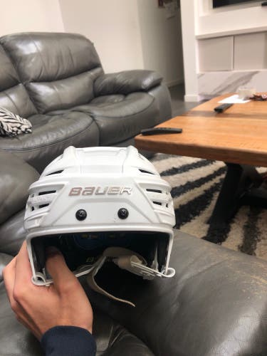 Used Medium Bauer  Re-Akt 150 Helmet