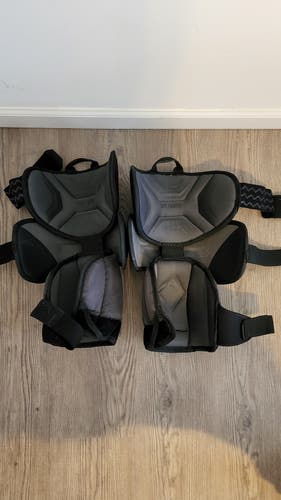 Used Bauer Pro Knee Pads