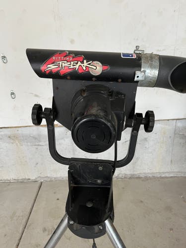 Atec Wilson Hitting Streak Pitching Machine